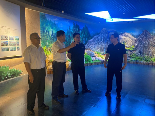 国吉控股集团董事局主席高雪峰受邀参观吉林省人参科学研究院